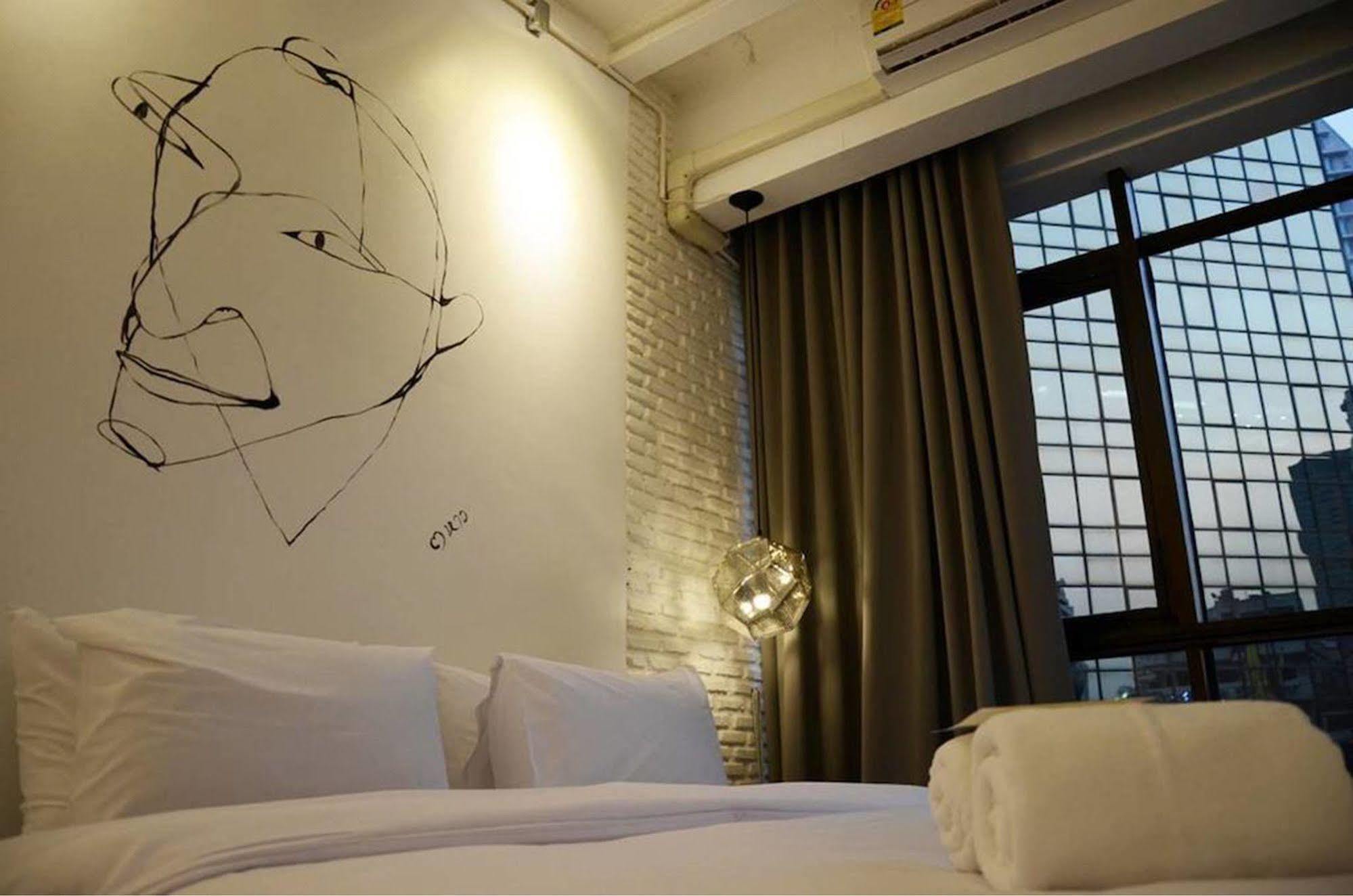 3Howw Hostel @ Sukhumvit 21 Bangkok Ngoại thất bức ảnh
