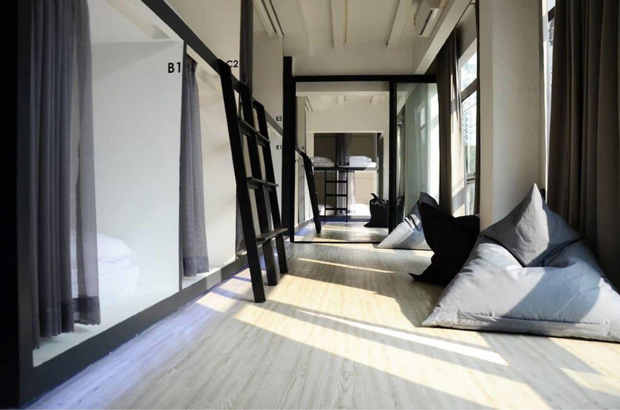 3Howw Hostel @ Sukhumvit 21 Bangkok Ngoại thất bức ảnh
